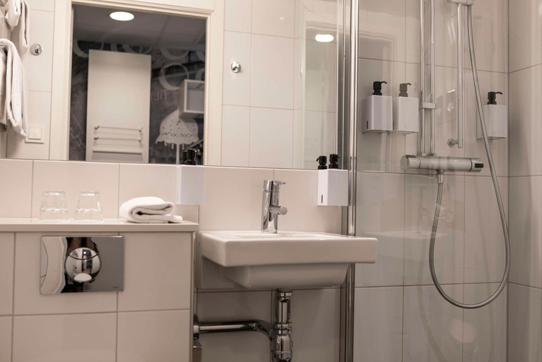 Bathroom 4, Scandic Malmen, Stockholm