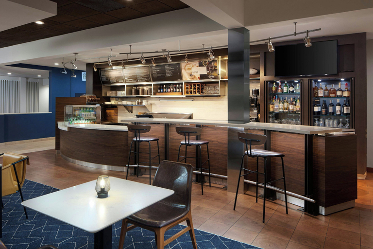 Food & Drinks 4, Courtyard by Marriott Annapolis, Anne Arundel