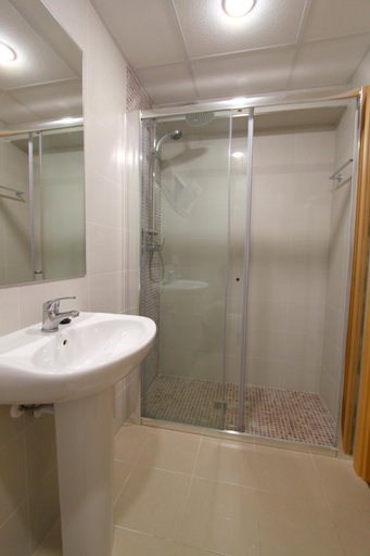 Bathroom 3, Hostal Roca, Baleares
