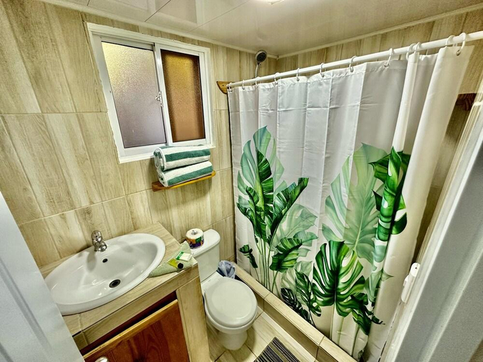 Bathroom 4, Kite Beach Inn, Sosua