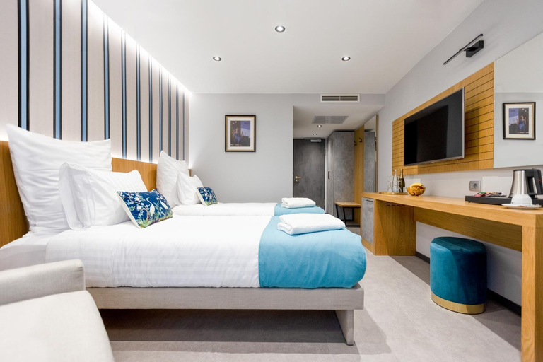 Bedroom 2, Victoria Interpark Hotel, Südliche Weinstraße