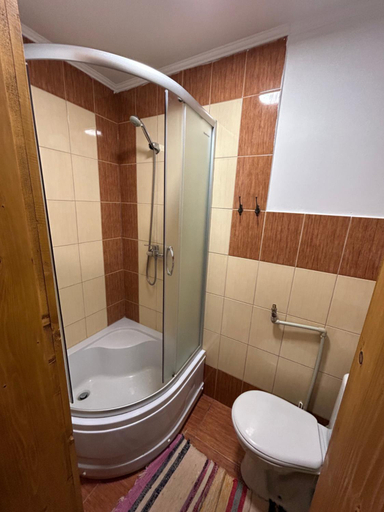Shower 4, Калина, Rakhivs'kyi
