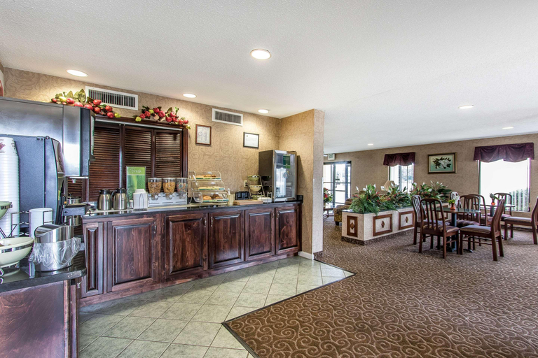 Food & Drinks 5, Quality Inn Andalusia, Covington