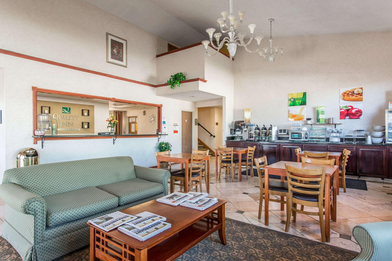 Public Area 2, Quality Inn Delta, Delta
