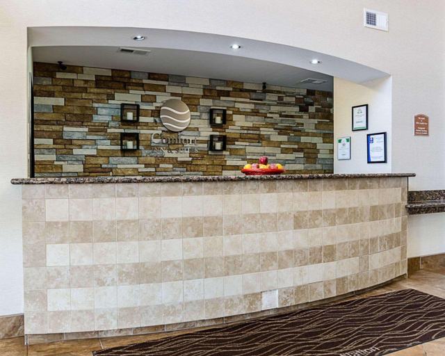 Public Area 2, Comfort Inn & Suites Lawrence - University Area, Douglas