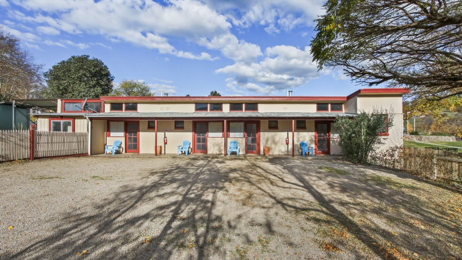 Exterior & Views 2, Colonial Bank Motel, E. Gippsland Bal
