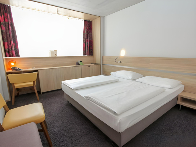 Bedroom 2, Simm's Hotel - cityhotel next to Metro U3, Wien