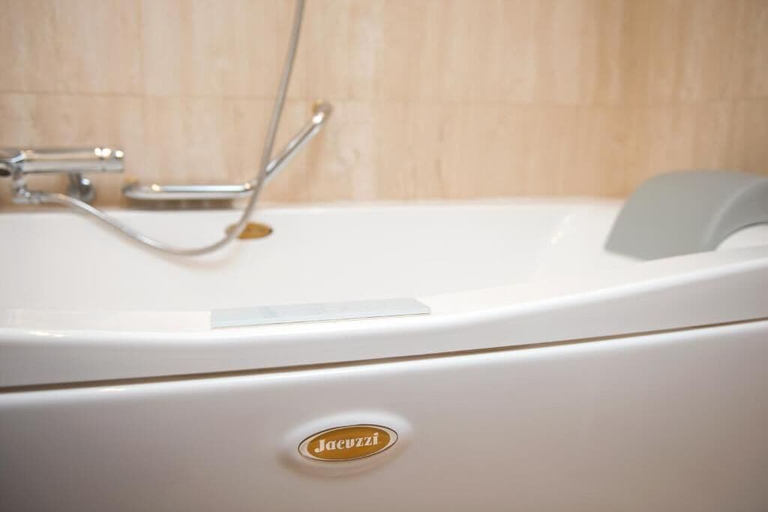Bathroom 5, Hotel Promenade, Pescara