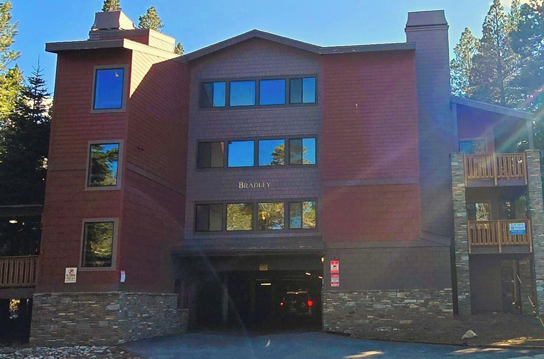 Exterior & Views 1, Eagle Summit Collection, Mono