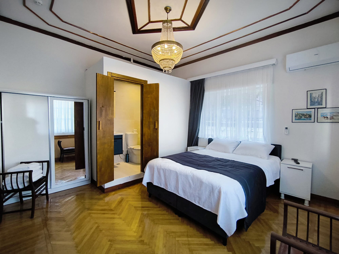 Bedroom 4, Palm Villa, Adalar
