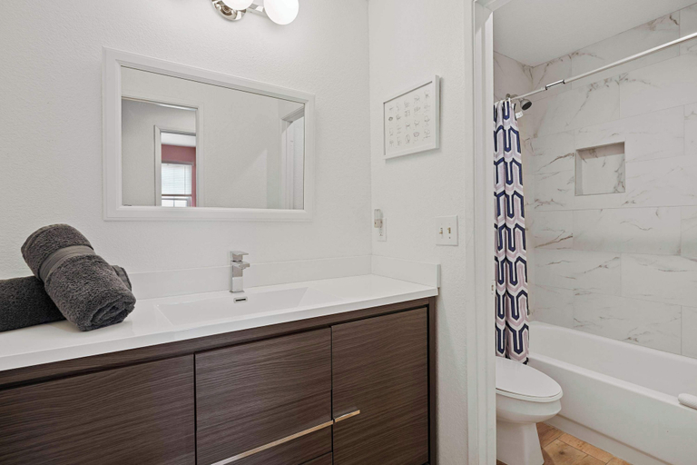 Bathroom 4, Hacienda Hideaway-3bd Great for Families, Riverside