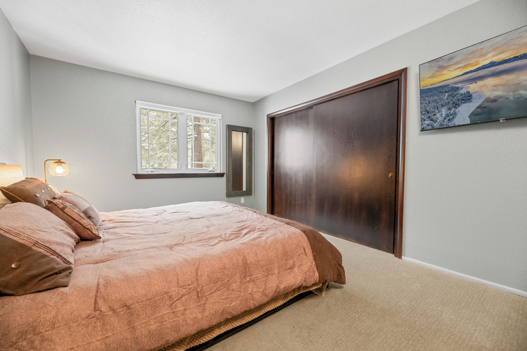 Bedroom 1, Sugarpine Retreat, San Bernardino