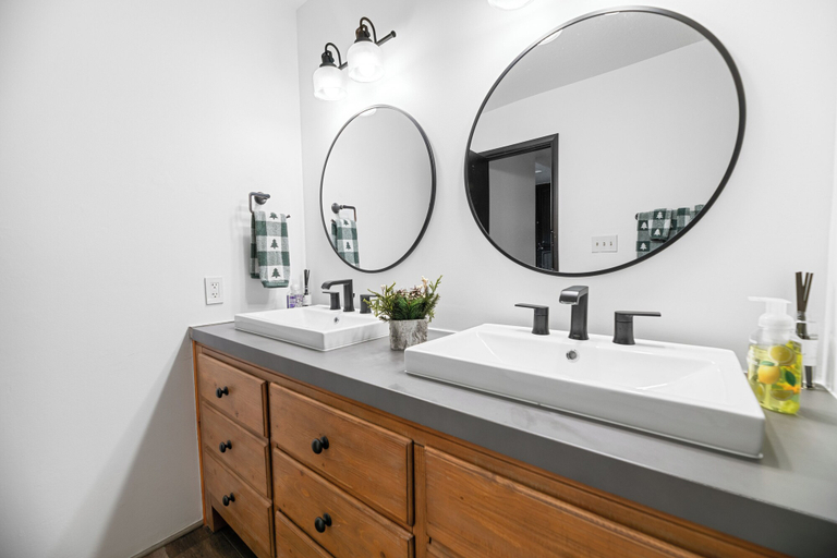 Bathroom 3, Sugarpine Retreat, San Bernardino