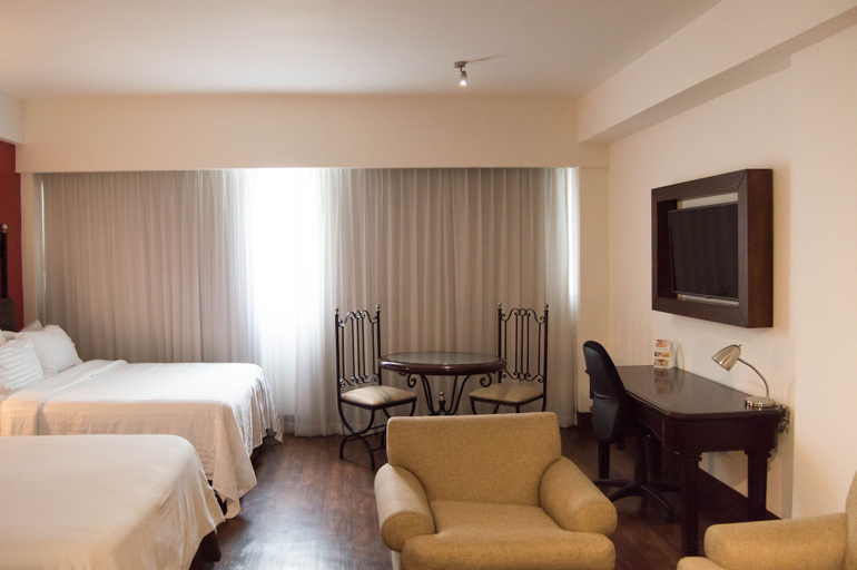 Bedroom 2, Holiday Inn Hotel & Suites Guadalajara-Centro Historico by IHG, Guadalajara