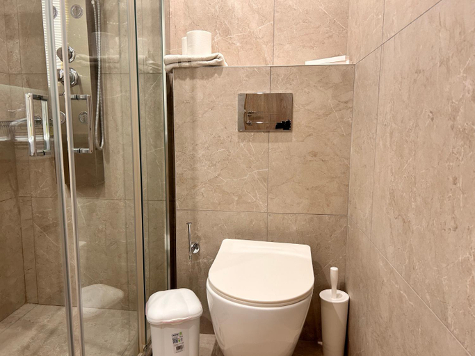 Bathroom 3, Quince city 2, Crete