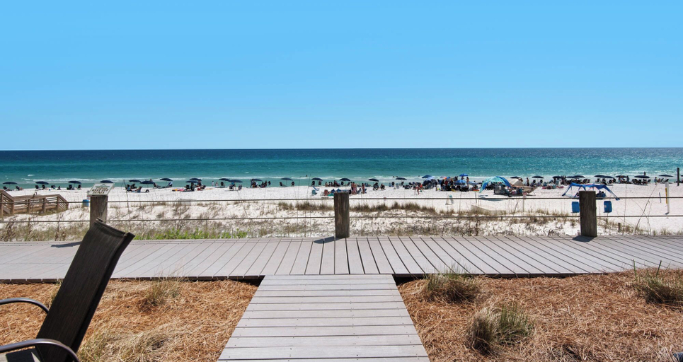 Others 5, Crystal Sands 112b: Beachfront Condo With Front-row Gulf Views, Okaloosa