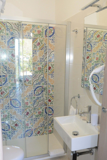 Bathroom 5, I colori del mare, Trapani