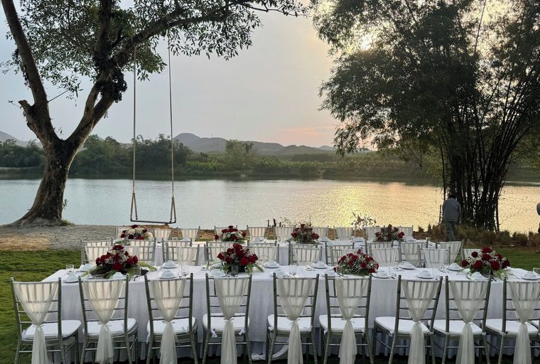 Food & Drinks 5, Va Riverside Retreat, Hương Thủy
