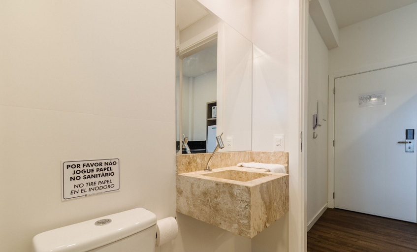 Bathroom 3, VEC Lindos Studios, Bombinhas