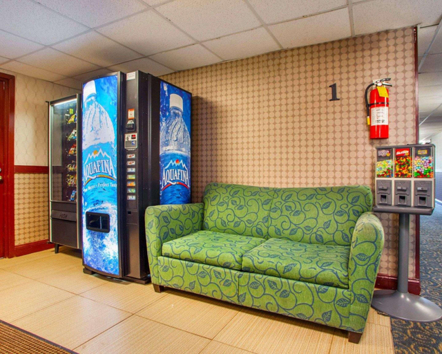 Public Area, Rodeway Inn Meadowlands, Secaucus