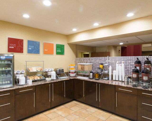 Food & Drinks 5, Comfort Suites Port Allen - Baton Rouge, West Baton Rouge