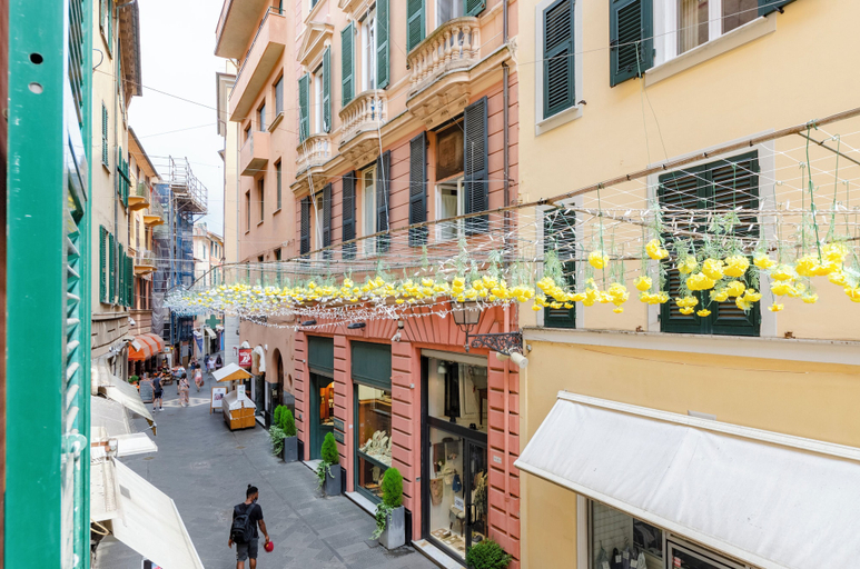 Others 4, Bright 2BR flat in Rapallo Centre, Genova
