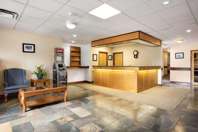 Public Area 2, Days Inn by Wyndham Hinton, Division No. 14