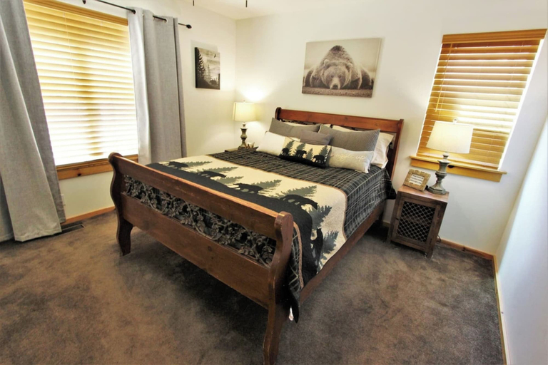 Bedroom 2, Take a Break, San Bernardino