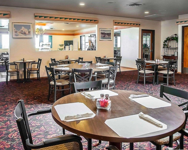 Food & Drinks 5, Quality Inn Tucumcari, Quay