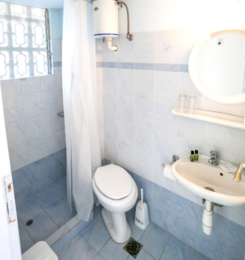 Bathroom 4, Hotel Karyatides, Attica