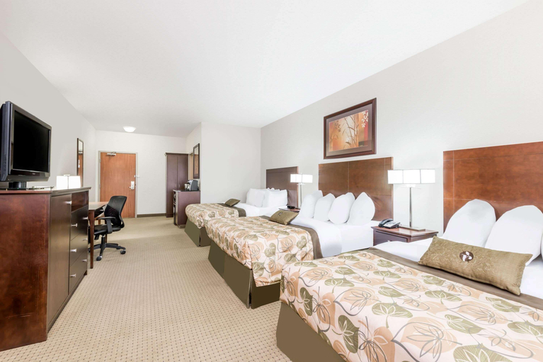 Bedroom 2, Ramada By Wyndham Olds, Division No. 6