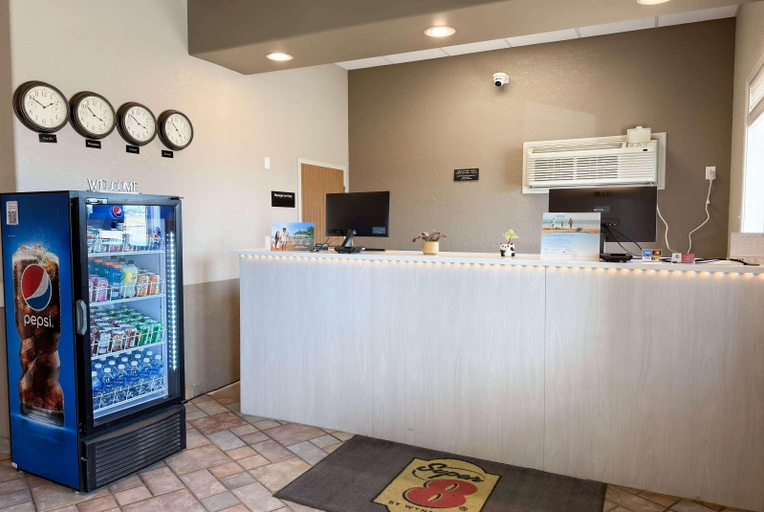 Public Area, Super 8 By Wyndham Medicine Hat Ab, Division No. 1