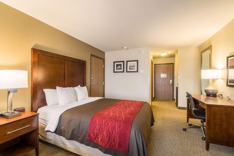Bedroom 3, Comfort Inn & Suites Rifle, Garfield