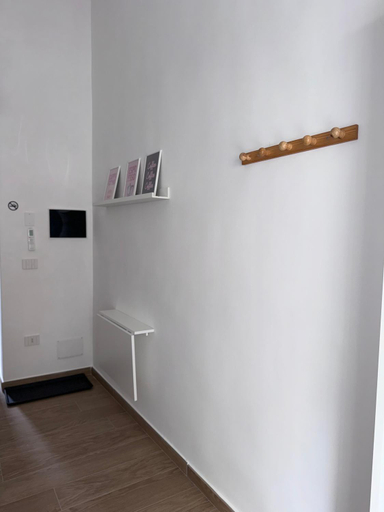Others 5, Maison Comi, Napoli