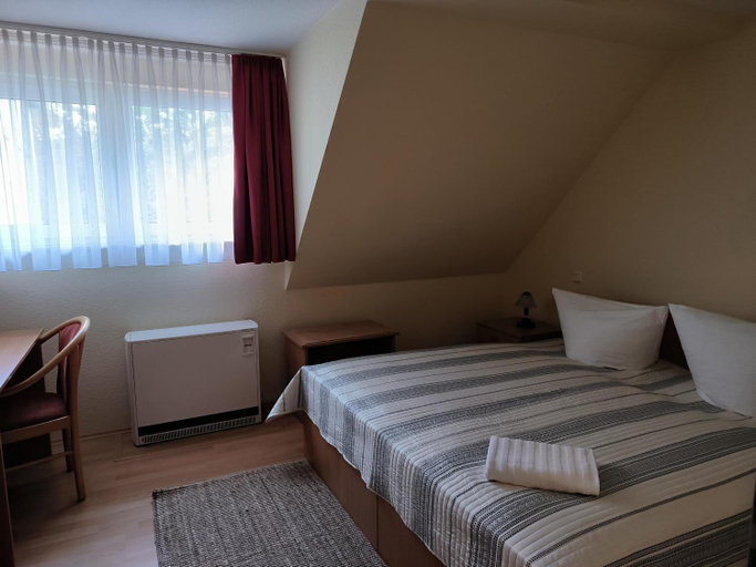 Bedroom 4, HOTEL RITTERS WEINSTUBEN kaffe restoran MERSEBURG, Saalekreis