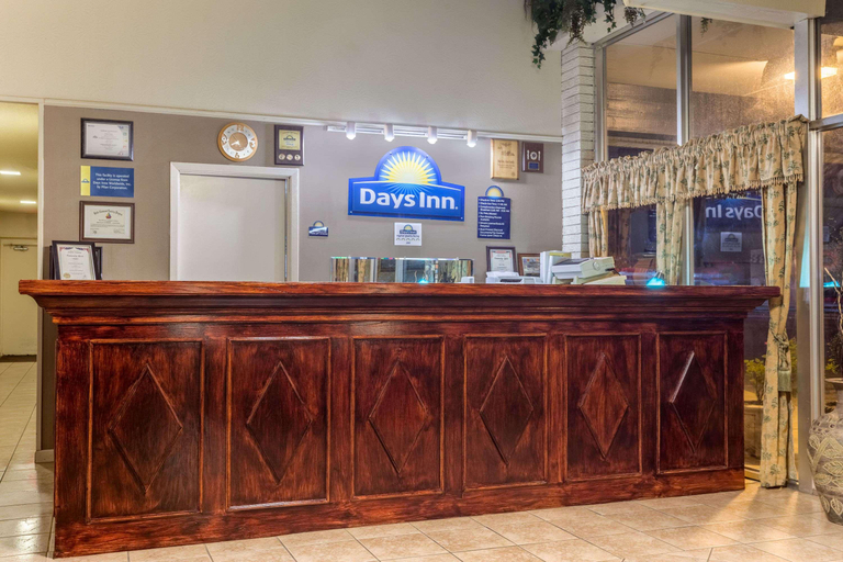 Public Area 3, Days Inn by Wyndham Leesville, Vernon