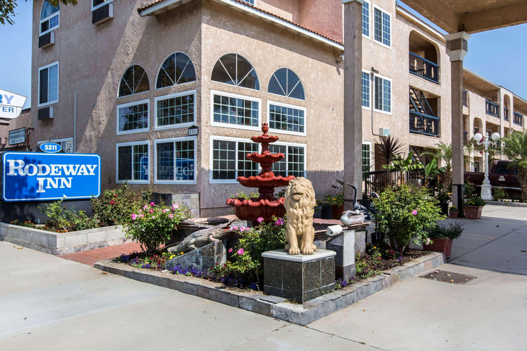 Exterior & Views 2, Rodeway Inn Cypress, Orange