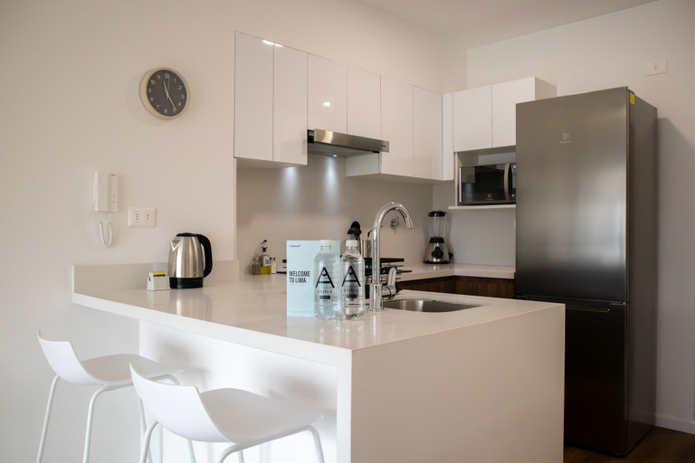 Room 4, w Astounding 1BR w Balcony in Barranco, Lima