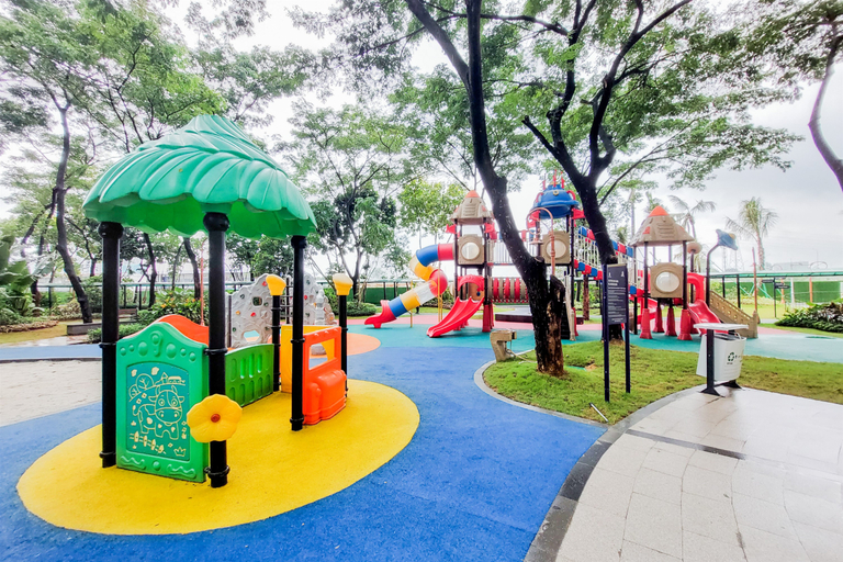 Others 4, Monochromatic 2BR with Extra Working Room Apartment Sky House BSD By Travelio, Tangerang Selatan