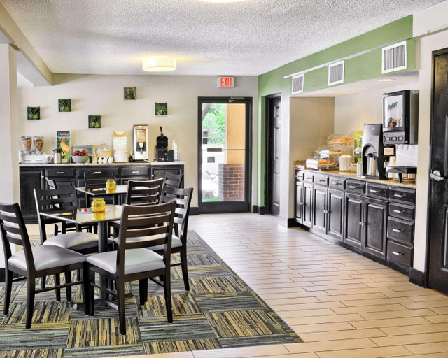 Food & Drinks 5, Quality Inn Thornburg, Spotsylvania