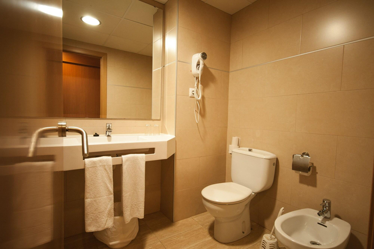 Bathroom 4, Hotel Surf Mar, Girona