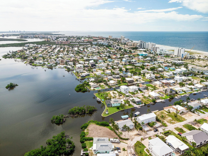 Others 1, Dolphin Bay by Distinctive Beach Rentals, Lee