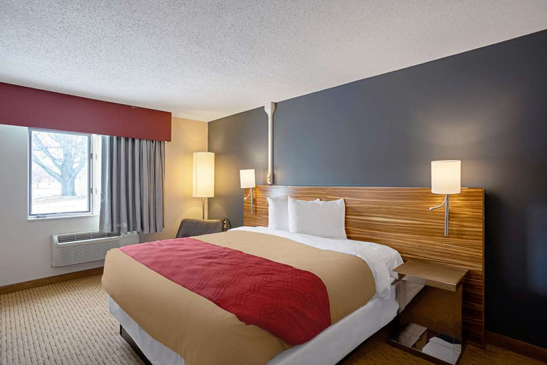 Bedroom 3, Quality Inn Frontier at U.S. Hwy 30, Clinton
