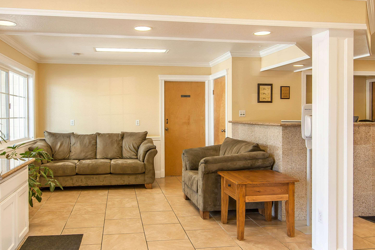 Public Area 2, Quality Inn, Josephine
