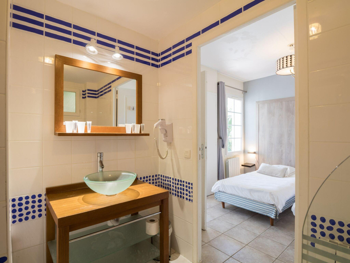 Others 3, Apartment in Basque Country with Pool Access, Pyrénées-Atlantiques