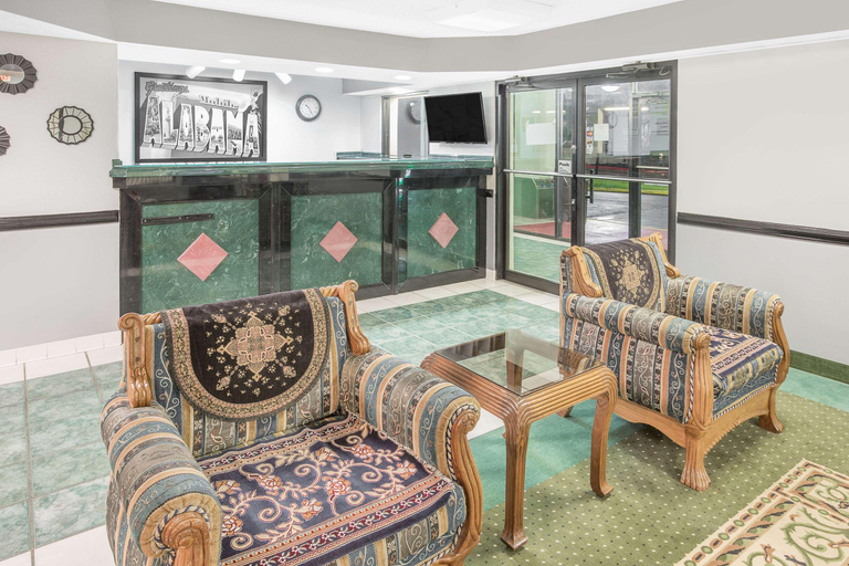 Public Area 2, Super 8 by Wyndham Mobile, Mobile