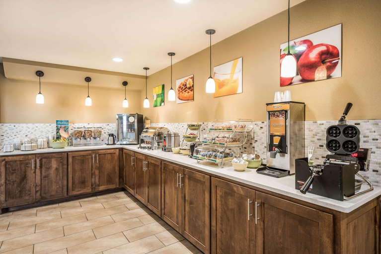 Food & Drinks 5, Quality Inn Arkadelphia - University Area, Clark