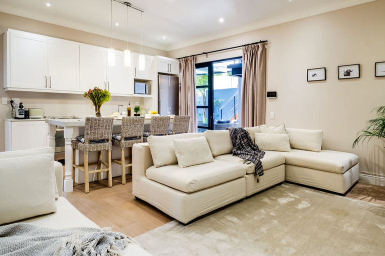 Room 4, Camps Bay 4bed Villa w Pool Luxe on Central, City of Cape Town