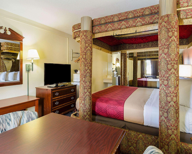 Bedroom 4, Econo Lodge Charlottesville North - University Area, Charlottesville