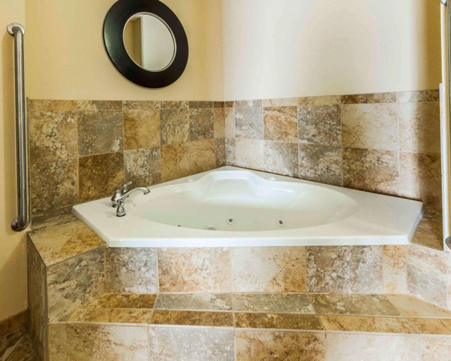 Bathroom, Comfort Suites Pell City I-20 exit 158, Saint Clair